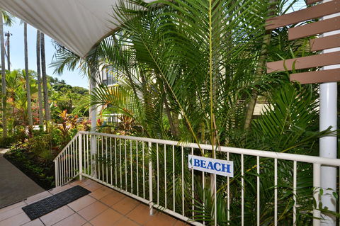Port Douglas Apartments - Adults Only Oasis - Tourism Cairns 26