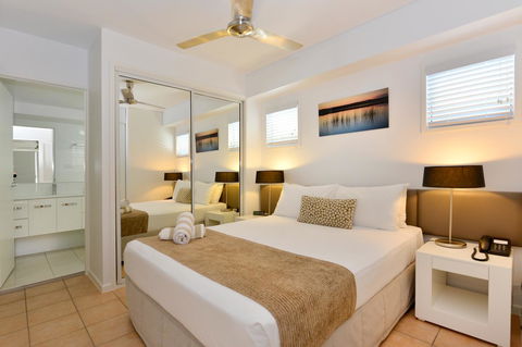 Port Douglas Apartments - Adults Only Oasis - Tourism Cairns 29