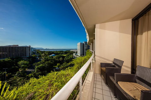 Hilton Cairns - Tourism Cairns 27