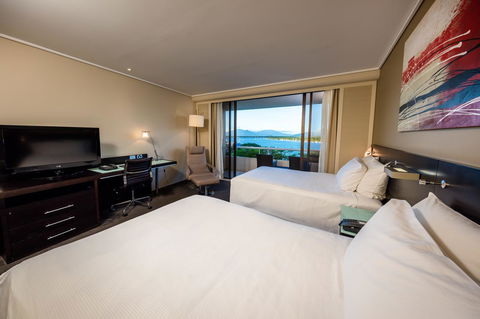 Hilton Cairns - Tourism Cairns 6