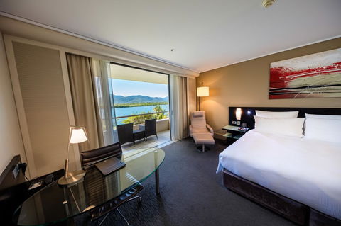 Hilton Cairns - Tourism Cairns 3