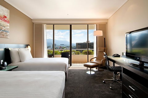 Hilton Cairns - Tourism Cairns 33