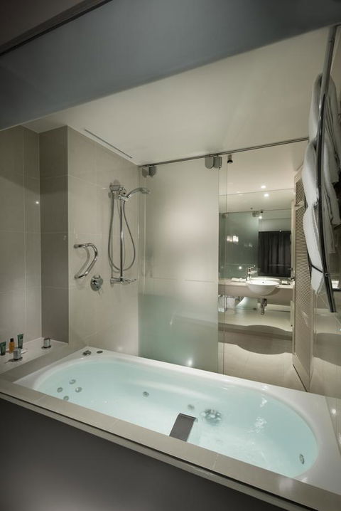 Hilton Cairns - Tourism Cairns 4