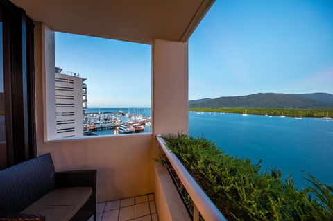 Hilton Cairns - Tourism Cairns 30