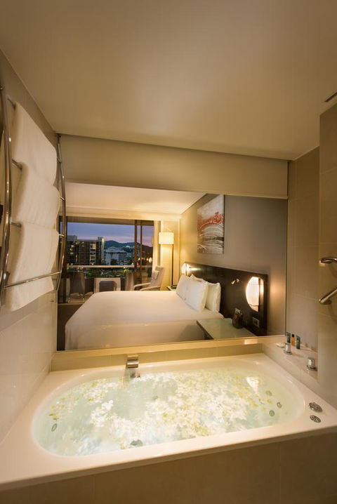 Hilton Cairns - Tourism Cairns 22
