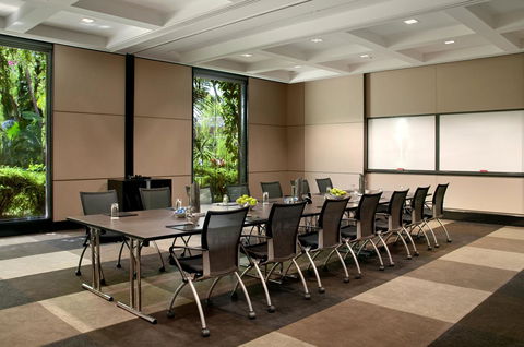Hilton Cairns - Tourism Cairns 37