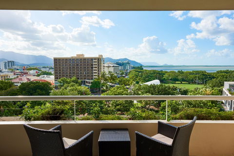 Hilton Cairns - Tourism Cairns 12