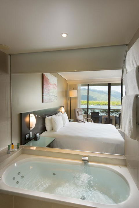 Hilton Cairns - Tourism Cairns 2