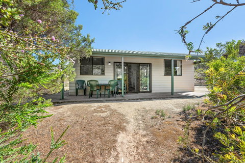 Kangaroo Island - Island Beach Shack - Tourism Cairns 6