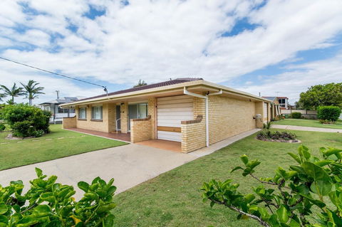 Lowset Sweetie, Central To Everything - Partridge St, Bongaree - Tourism Cairns 0