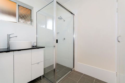 Lowset Sweetie, Central To Everything - Partridge St, Bongaree - Tourism Cairns 11