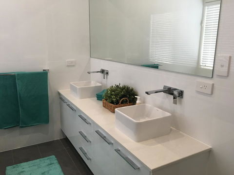 Modern Beach Villa - Tourism Cairns 6