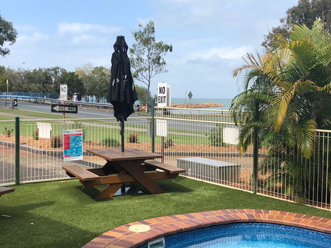Bribie Waterways Motel - Tourism Cairns 4