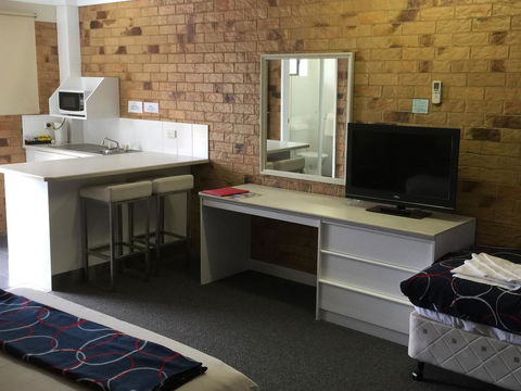 Bribie Waterways Motel - Tourism Cairns 31