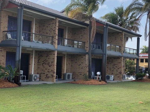 Bribie Waterways Motel - Tourism Cairns 8