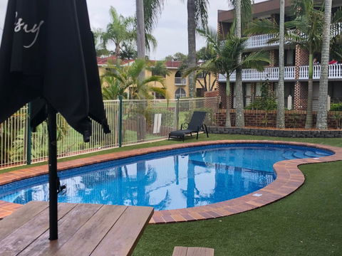 Bribie Waterways Motel - Tourism Cairns 7