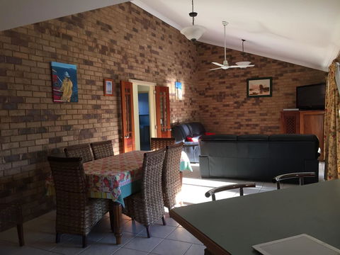 The Woorim Beach House - Tourism Cairns 2