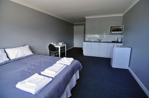 Bribie Island Square - Tourism Cairns 0
