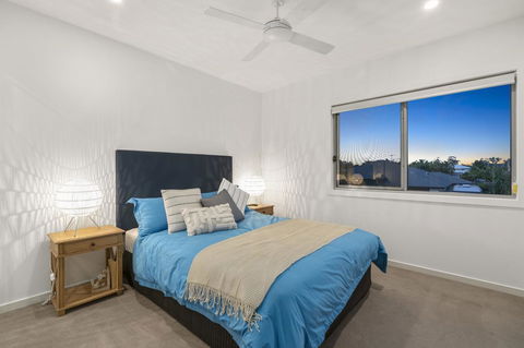 Luxury Canal Front Holiday House - Tourism Cairns 1