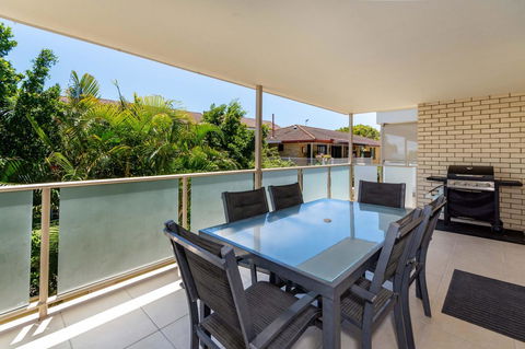 Enjoy The Sea Breezes From The Balcony - Boyd St, Woorim - Tourism Cairns 4