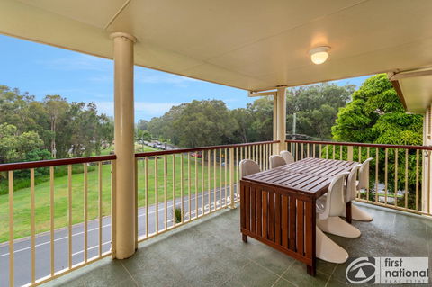 Immaculate Spacious Second Floor Unit Overlooking Pristine Parklands - Tourism Cairns 0