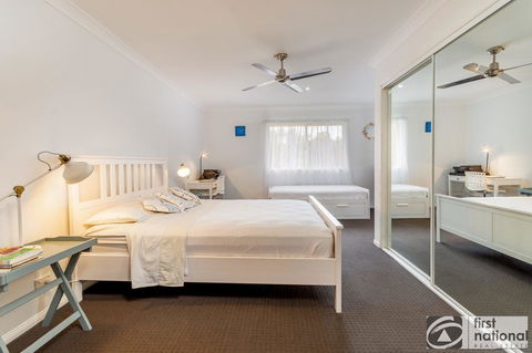Immaculate Spacious Second Floor Unit Overlooking Pristine Parklands - Tourism Cairns 12