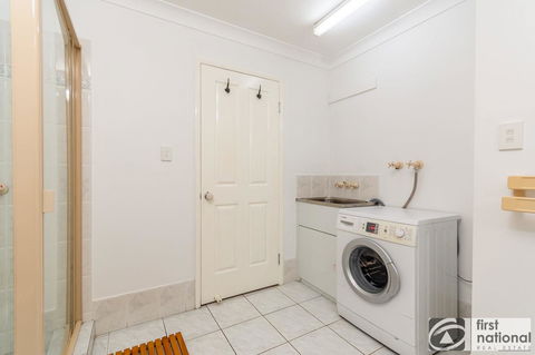 Immaculate Spacious Second Floor Unit Overlooking Pristine Parklands - Tourism Cairns 5