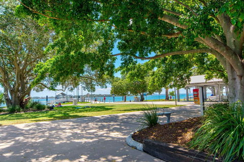 Lowset, Pet Friendly Cottage - Sunset Ave, Bongaree - Tourism Cairns 3