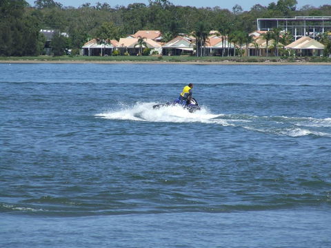 Lowset Home On The Canal - Dolphin Dr, Bongaree - Tourism Cairns 14
