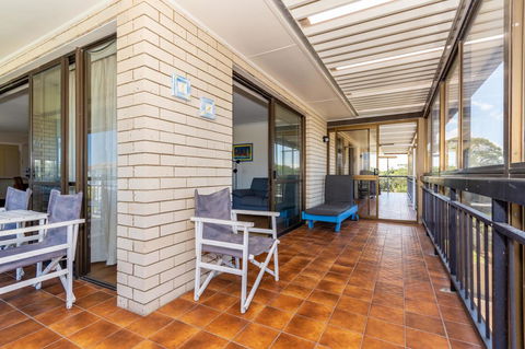 Spacious Unit Overlooking Moreton Bay - Boyd St, Woorim - Tourism Cairns 12