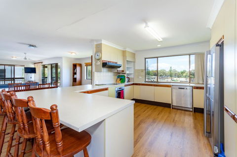 Spacious Unit Overlooking Moreton Bay - Boyd St, Woorim - Tourism Cairns 8