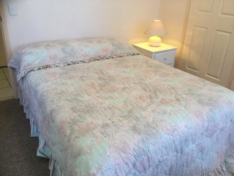 Private Canal Duplex With Pontoon - Oleander Drive, Bongaree - Tourism Cairns 10