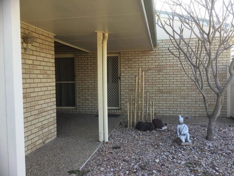 Private Canal Duplex With Pontoon - Oleander Drive, Bongaree - Tourism Cairns 2