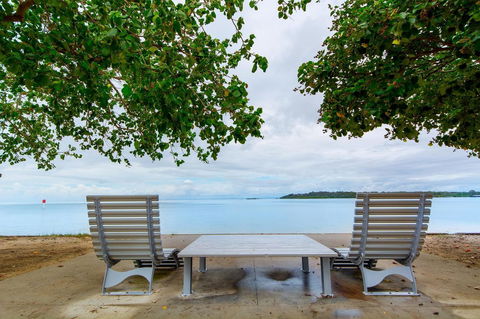 Private Canal Duplex With Pontoon - Oleander Drive, Bongaree - Tourism Cairns 13