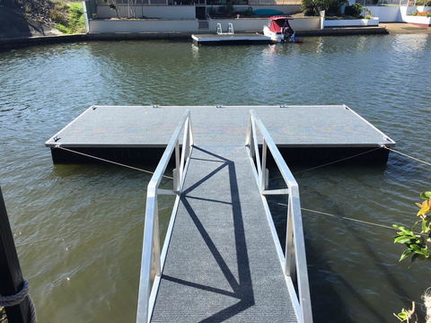 Ground Floor, Family Unit On The Canal With Free WIFI! - Tourism Cairns 2