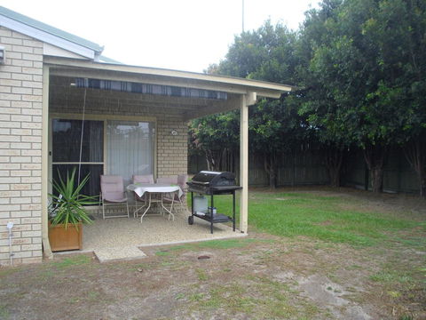 Ground Floor, Family Unit On The Canal With Free WIFI! - Tourism Cairns 4