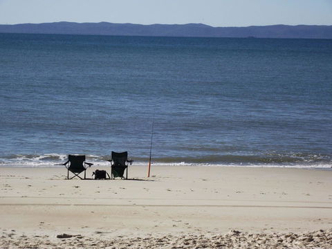 Close To Surf Beach, Surf Club, Hotel And Shops - Boyd St, Woorim - Tourism Cairns 9