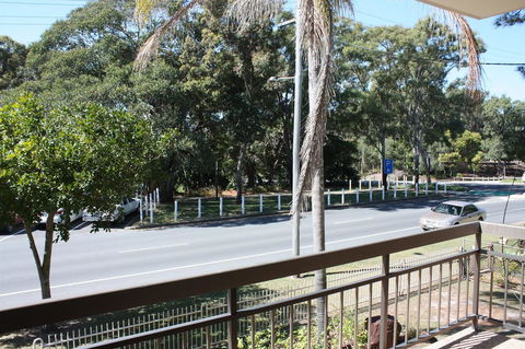 Close To Surf Beach, Surf Club, Hotel And Shops - Boyd St, Woorim - Tourism Cairns 5