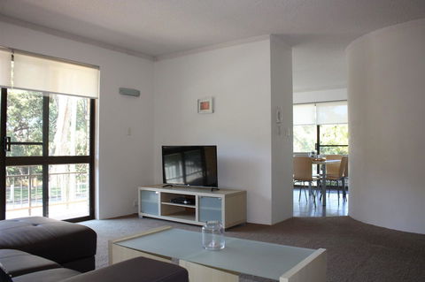 Close To Surf Beach, Surf Club, Hotel And Shops - Boyd St, Woorim - Tourism Cairns 0