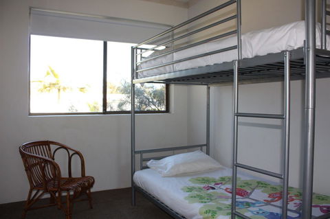 Close To Surf Beach, Surf Club, Hotel And Shops - Boyd St, Woorim - Tourism Cairns 2