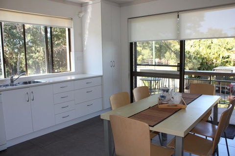 Close To Surf Beach, Surf Club, Hotel And Shops - Boyd St, Woorim - Tourism Cairns 15