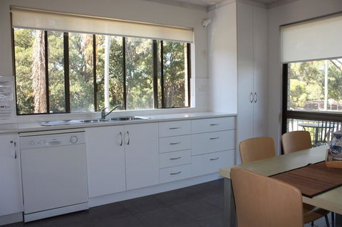 Close To Surf Beach, Surf Club, Hotel And Shops - Boyd St, Woorim - Tourism Cairns 4