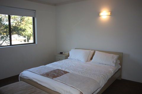 Close To Surf Beach, Surf Club, Hotel And Shops - Boyd St, Woorim - Tourism Cairns 6