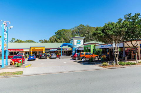 Close To Surf Beach, Surf Club, Hotel And Shops - Boyd St, Woorim - Tourism Cairns 17