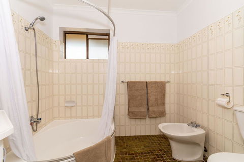 Spacious Family Unit With Incredible Views. - Tourism Cairns 14