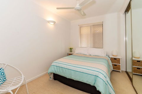 Spacious Family Unit With Incredible Views. - Tourism Cairns 7