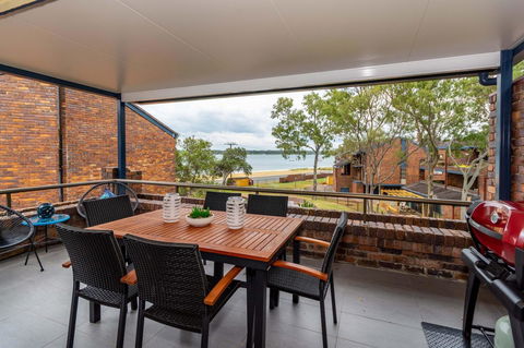 Spacious Family Unit With Incredible Views. - Tourism Cairns 0
