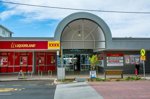 Ground Floor Air Conditioned, Fabulous Waterviews Overlooking Pumicestone Passage - Tourism Cairns 9