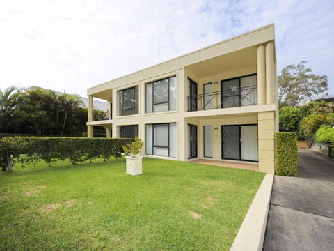 'Bagnall Views' 2/161 Government Rd - Stylish & Modern Duplex Across The Road To The Waters Edge - Tourism Cairns 0