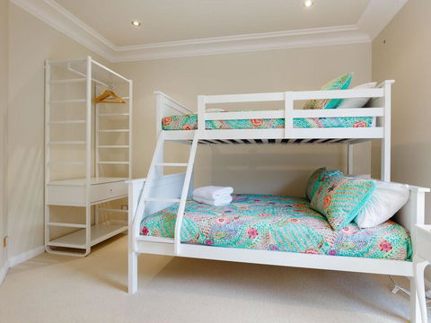'Baylife Villa' 4a Warruga St - Large Home With WIFI, Netflix, Aircon, Linen & Spectacular Views - Tourism Cairns 1